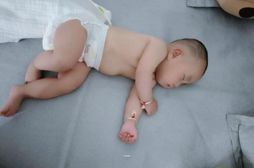 随县怀孕多久会显肚子